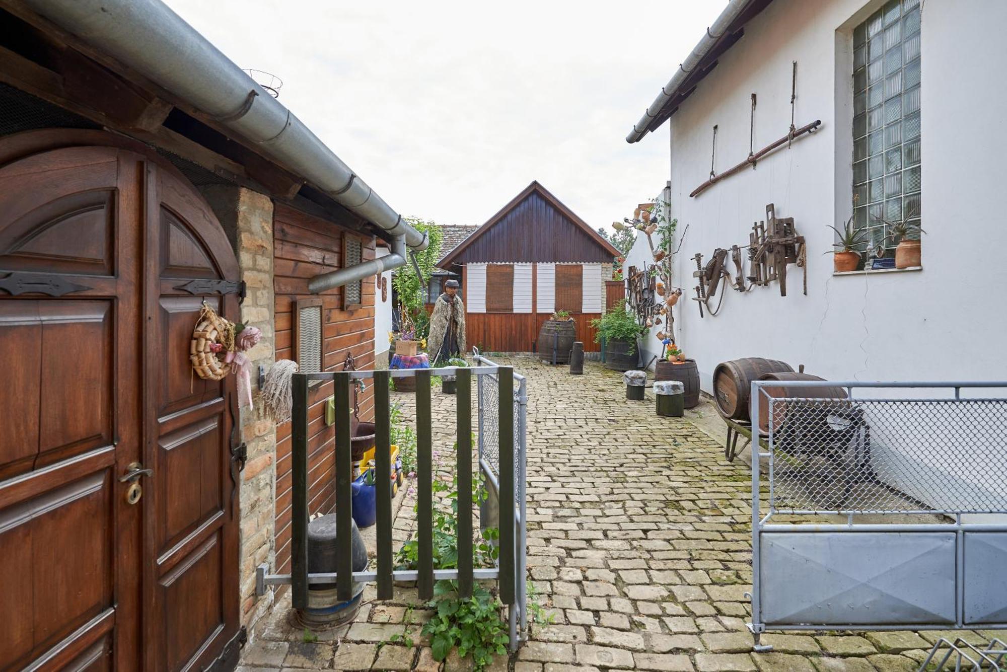 Ana Guesthouse Senta Екстериор снимка