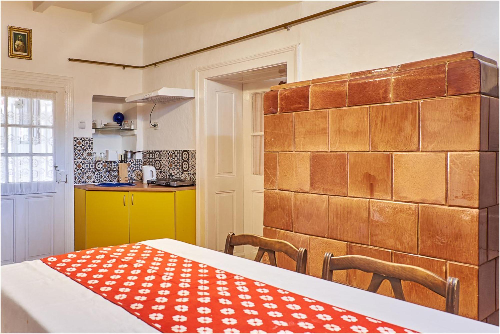 Ana Guesthouse Senta Екстериор снимка